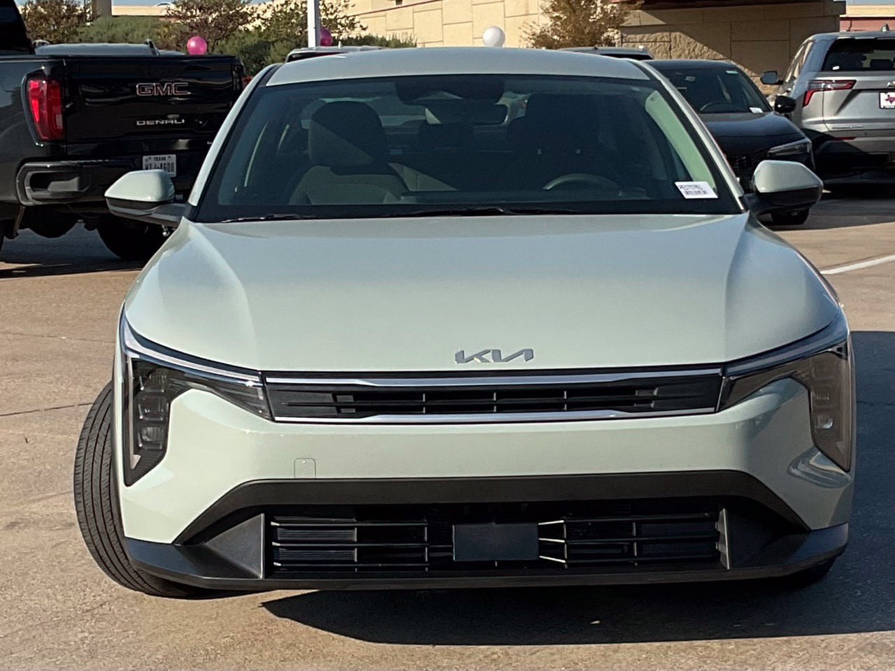 Used 2025 Kia K4 FWD image 2