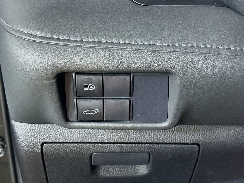 Used 2021 Toyota Highlander XSE AWD/4WD image 22