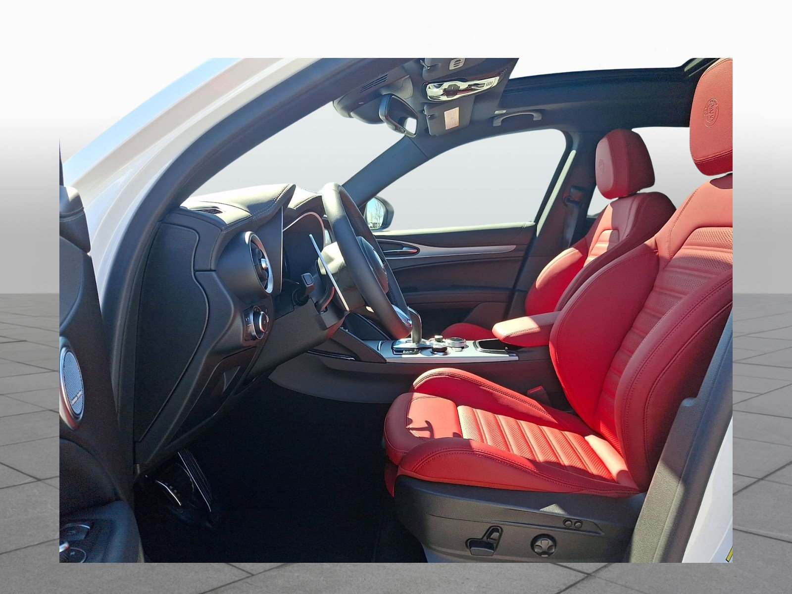 New 2025 Alfa Romeo Stelvio Sprint image 2