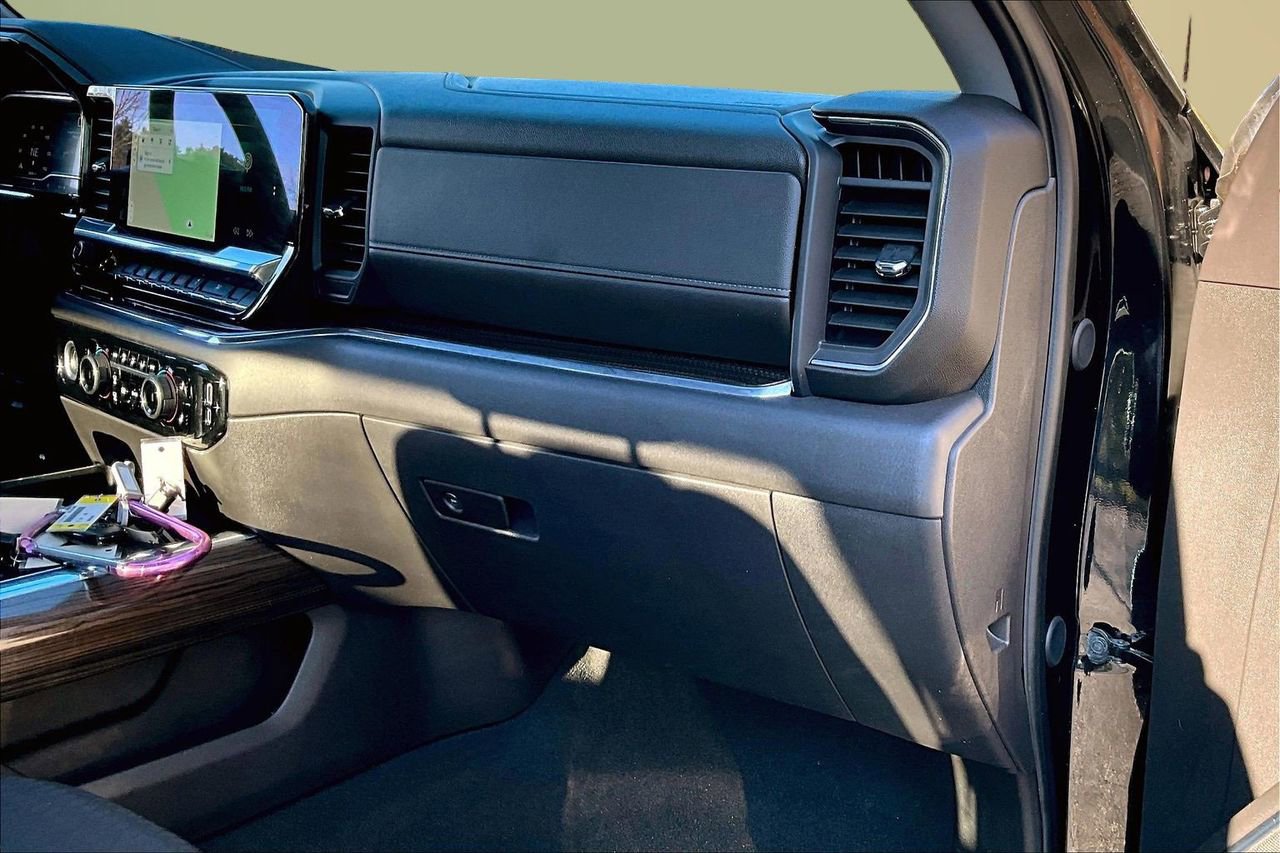 Used 2024 Chevrolet Silverado 1500 RST image 20