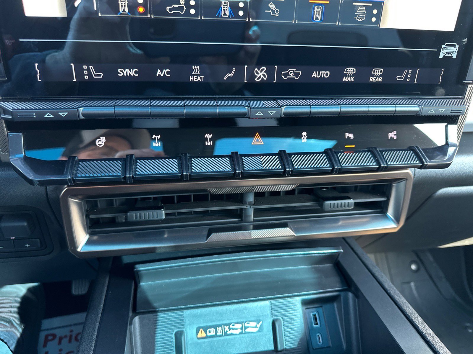 Used 2024 GMC Hummer EV 3X w/ Omega Edition AWD/4WD image 38