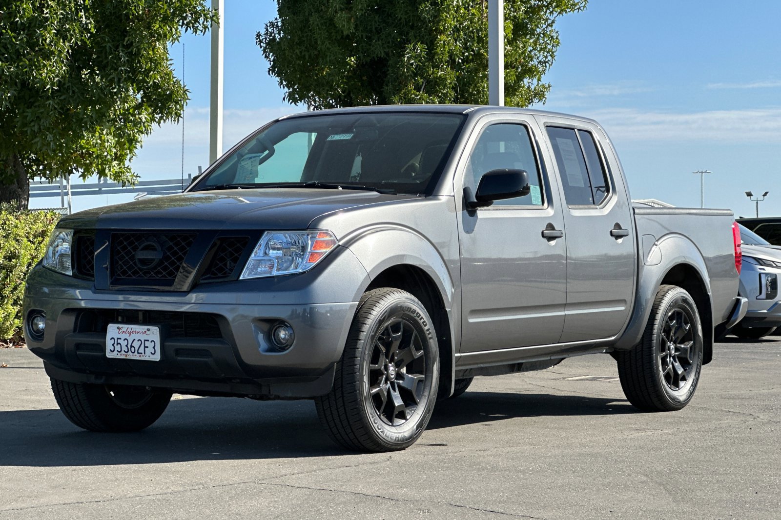 Used 2021 Nissan Frontier SV w/ Midnight Edition Floor Mats image 8