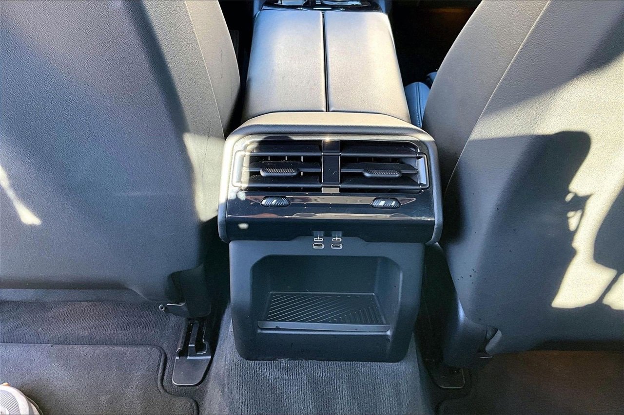 Used 2024 BMW 530i w/ Premium Package image 17