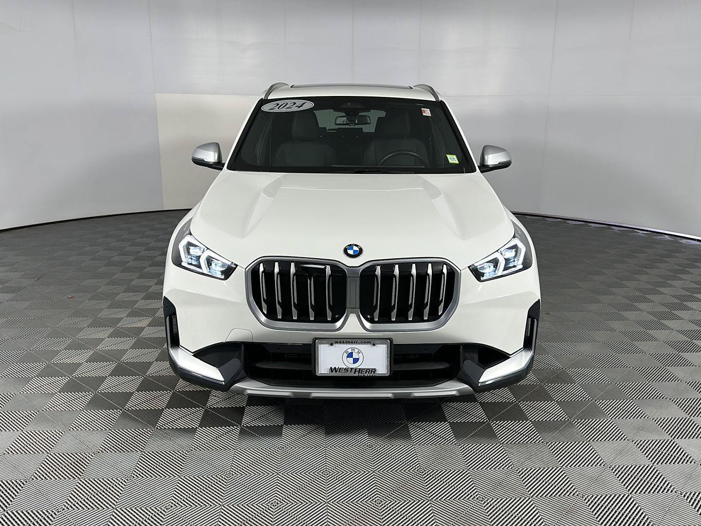 Used 2024 BMW X1 xDrive28i w/ Convenience Package AWD/4WD image 8