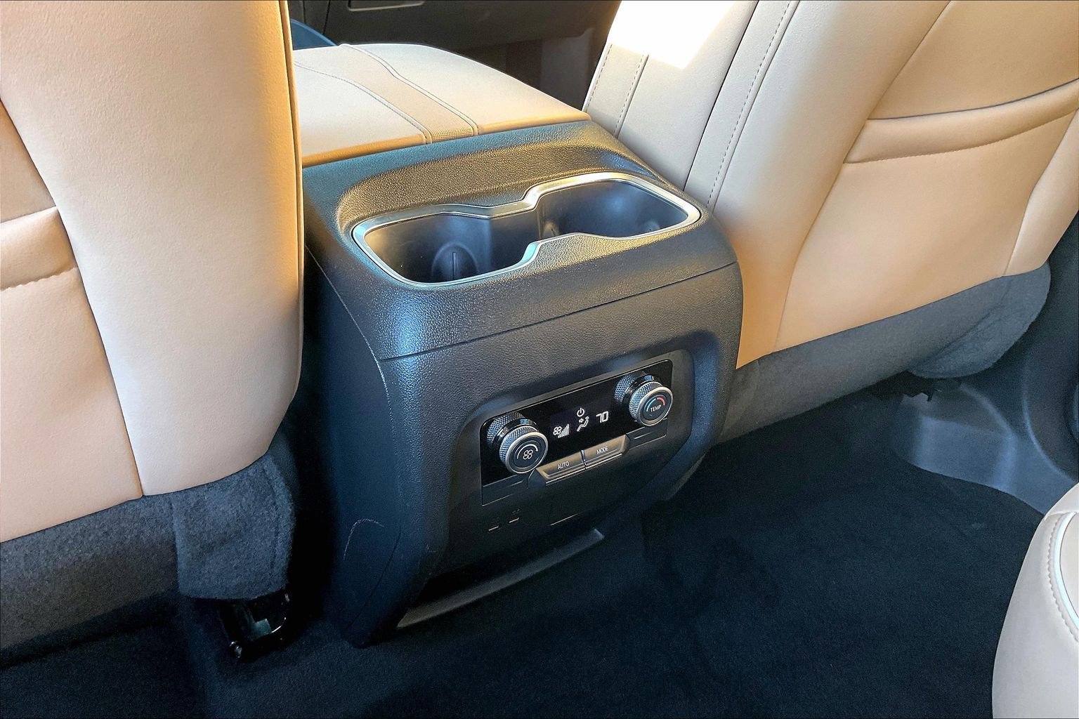 Used 2025 Buick Enclave Preferred FWD image 39