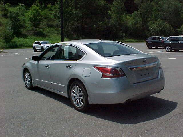 Used 2014 Nissan Altima 2.5 S w/ Display Audio Package FWD image 7