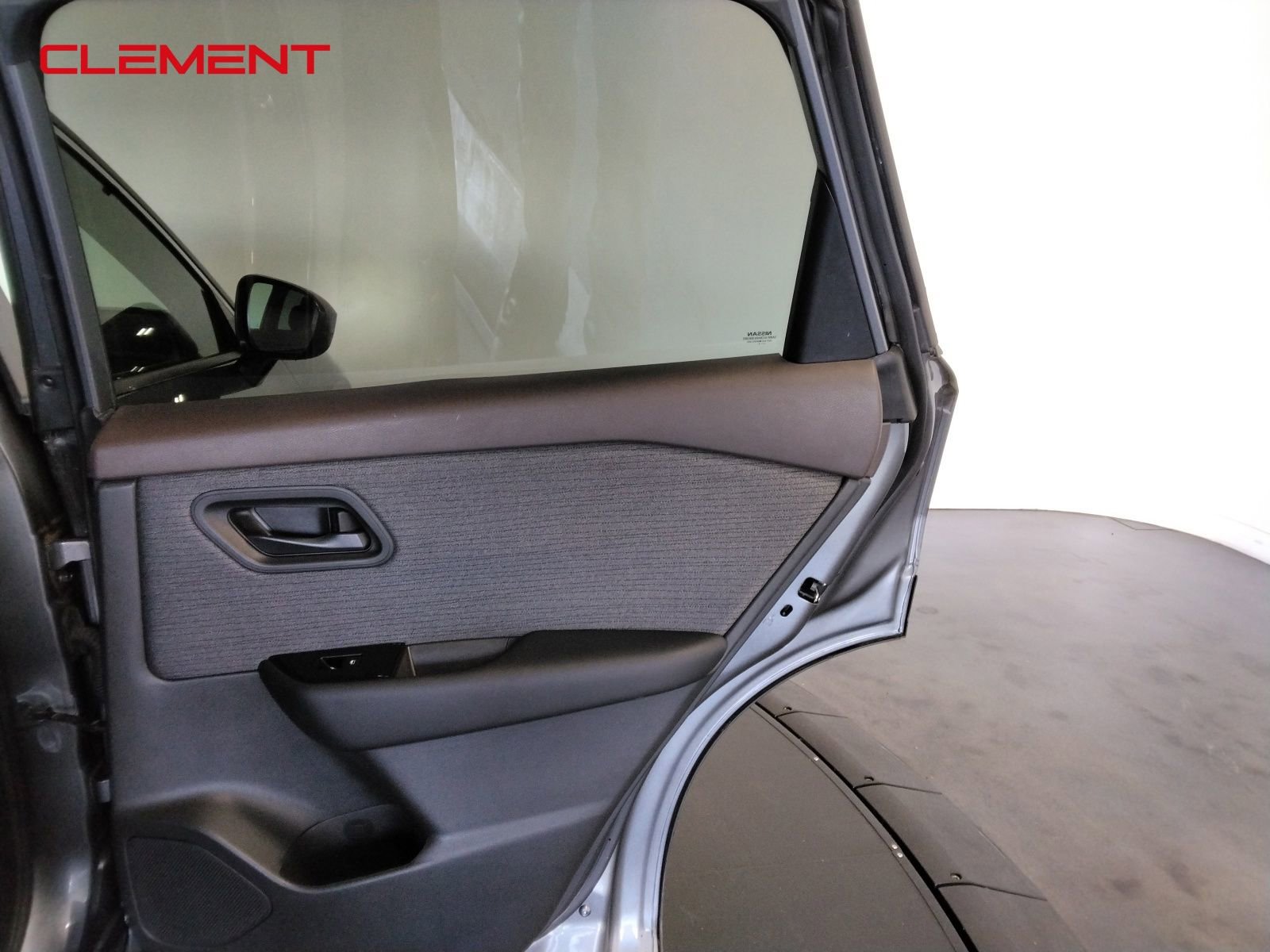 Used 2023 Nissan Rogue S image 30