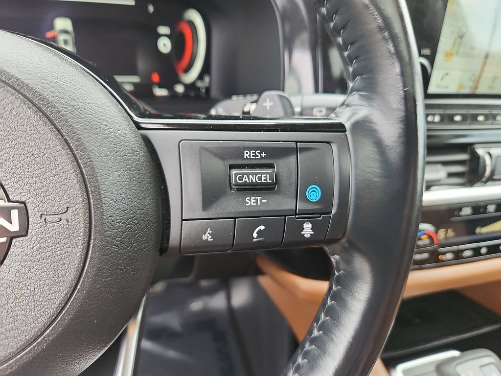 Used 2023 Nissan Pathfinder Platinum AWD/4WD image 24