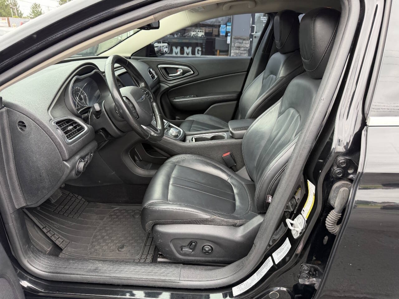Used 2016 Chrysler 200 Limited FWD image 13