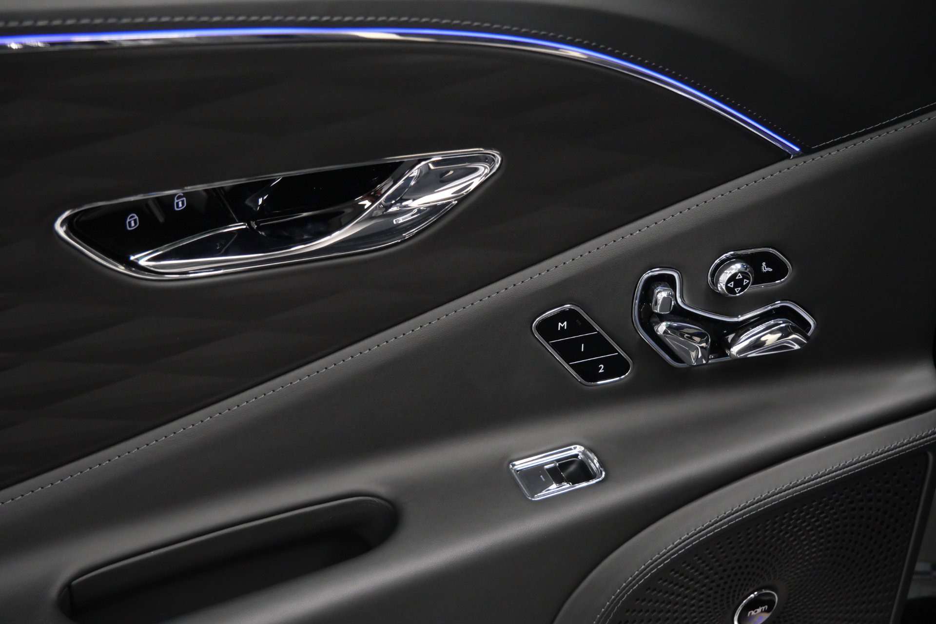 Used 2024 Bentley Flying Spur W12 image 35