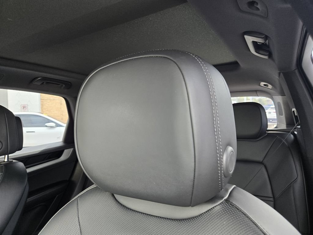 Used 2025 Porsche Cayenne S AWD/4WD image 16