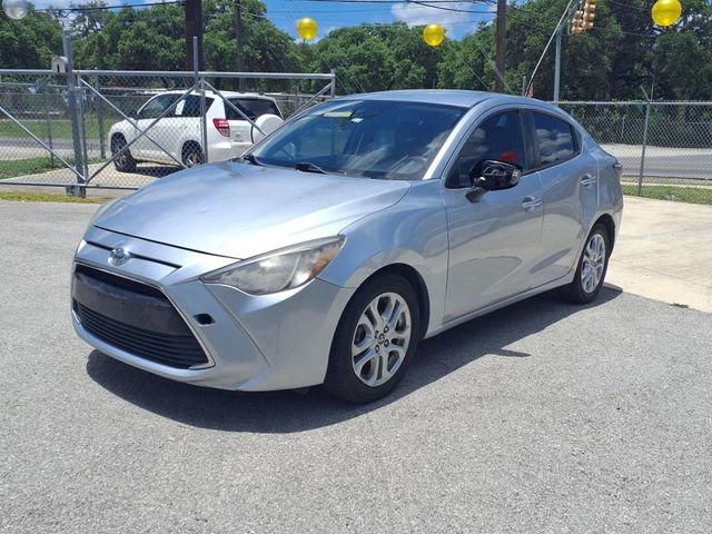 Used 2017 Toyota Yaris iA image 3