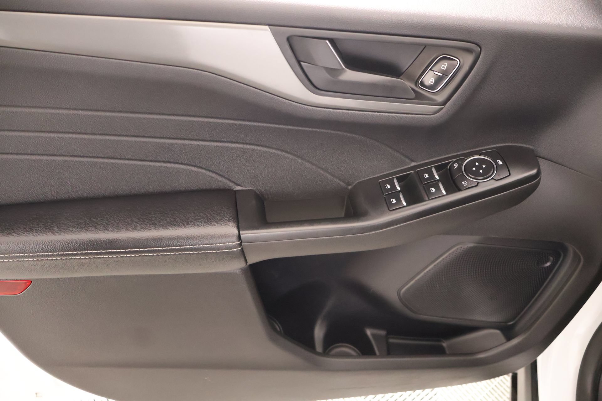 Used 2025 Ford Escape Active AWD/4WD image 14