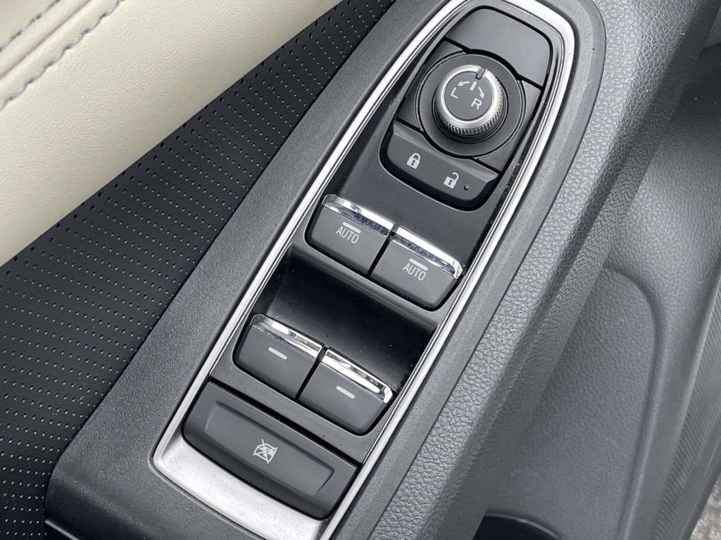 Used 2021 Subaru Ascent Limited w/ Technology Package image 8