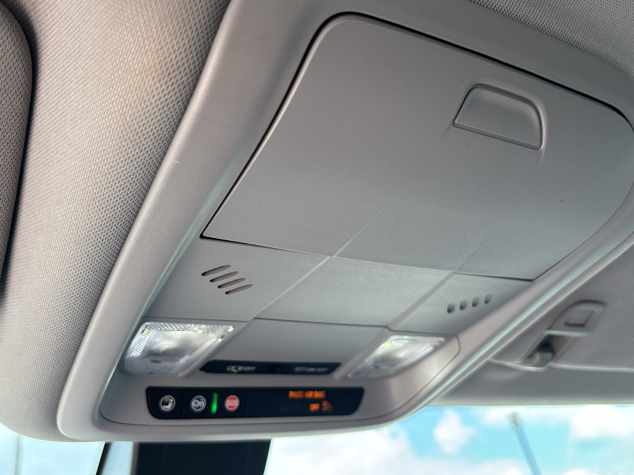 Used 2023 Chevrolet Equinox LT w/ Driver Convenience Package FWD image 14