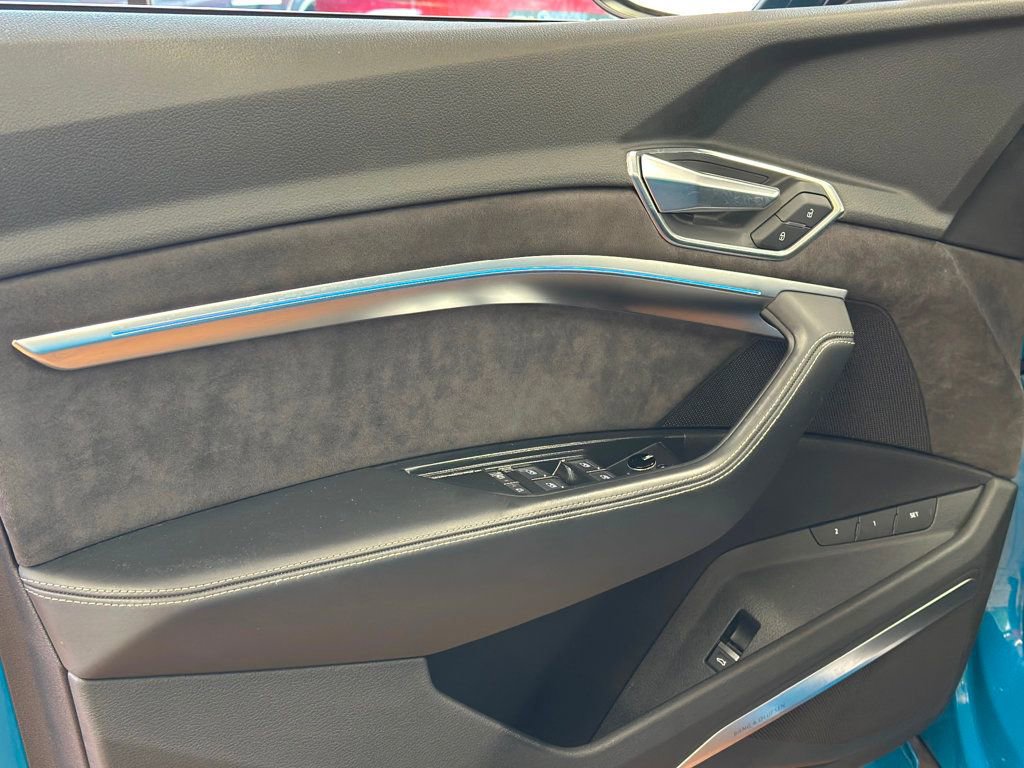 Used 2019 Audi e-tron Prestige w/ Prestige Package image 20