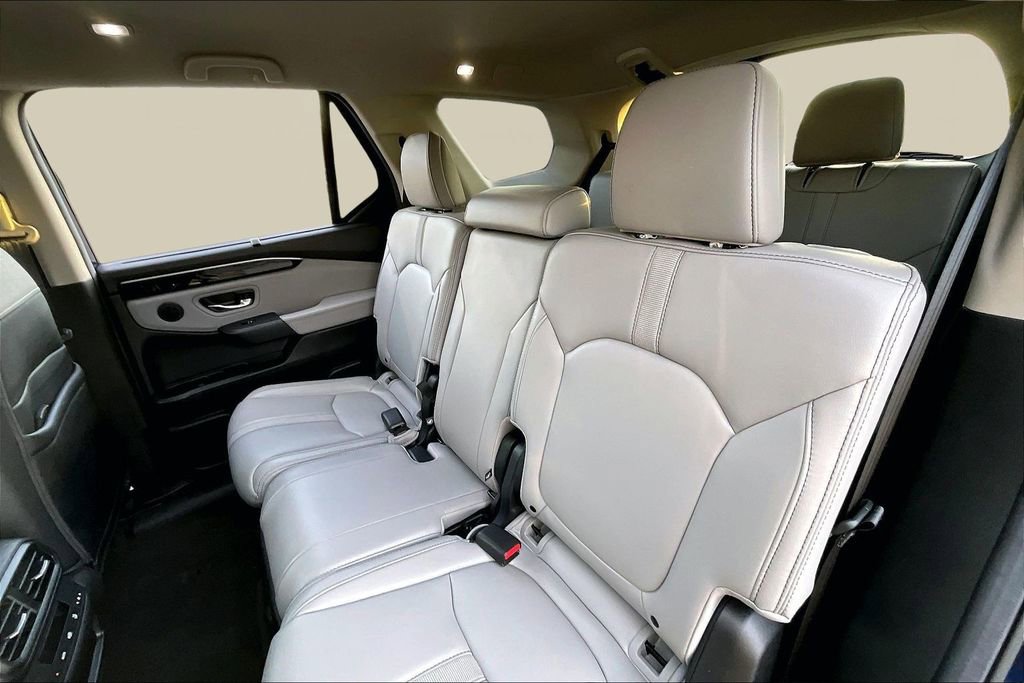 Used 2025 Honda Pilot EX-L image 18