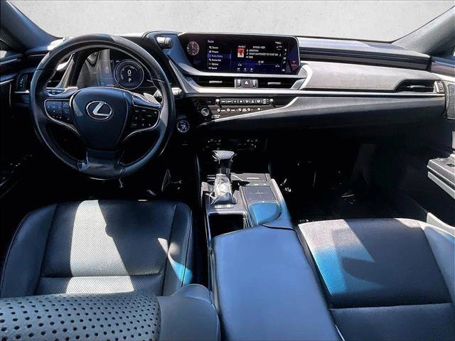 Used 2020 Lexus ES 300h w/ Premium Package image 16