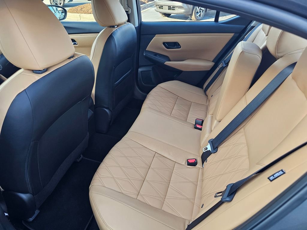 Used 2025 Nissan Sentra SV w/ SV Premium Package image 12