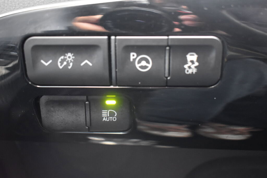 Used 2017 Toyota Prius Two w/ Prius Two Safety Plus Package FWD image 15