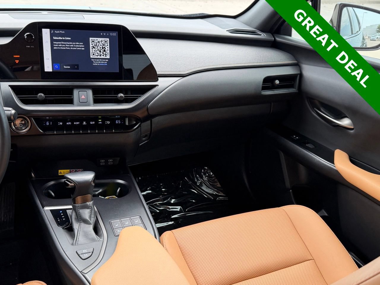 Used 2024 Lexus UX 250h FWD w/ Premium Package image 14