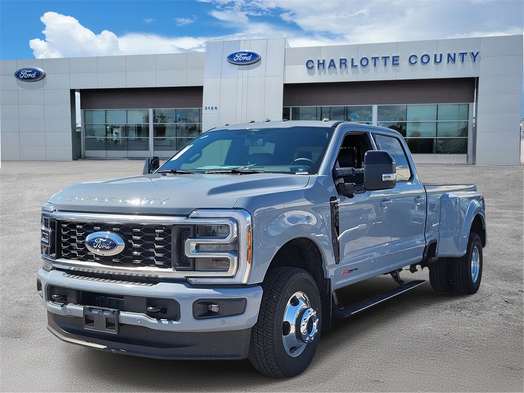 New 2026 Ford F350 4x4 Crew Cab DRW Super Duty image 2