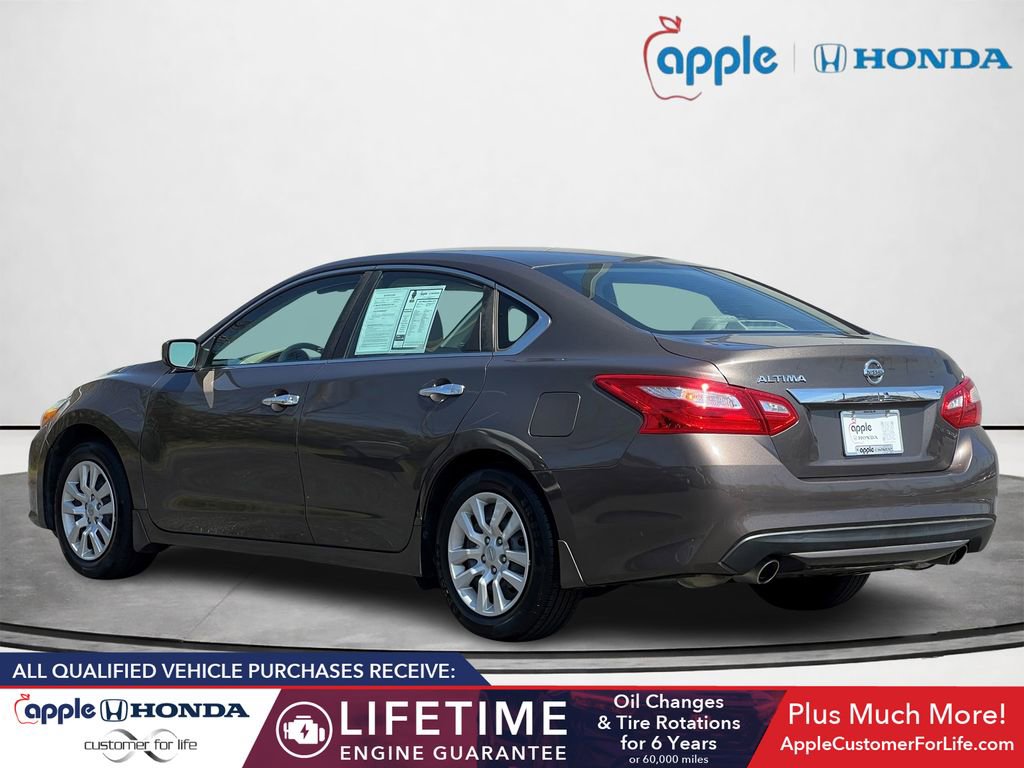 Used 2016 Nissan Altima 2.5 S w/ Power Driver Seat Package image 4