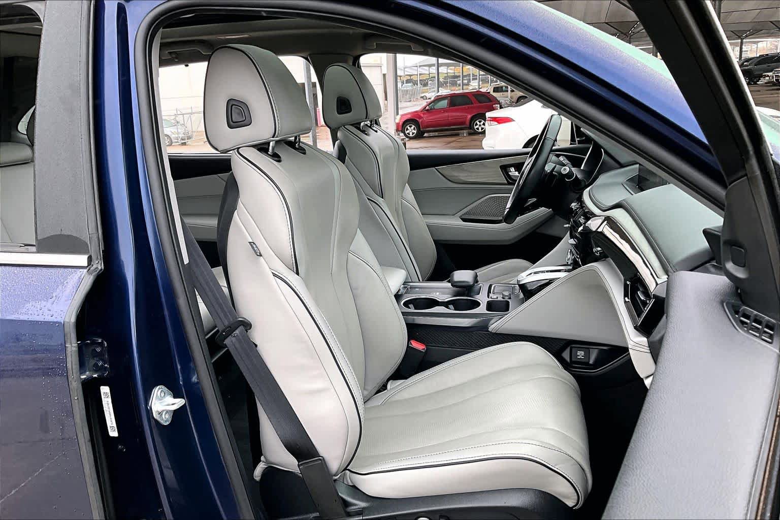 Used 2023 Acura MDX SH-AWD w/ Advance Package image 9