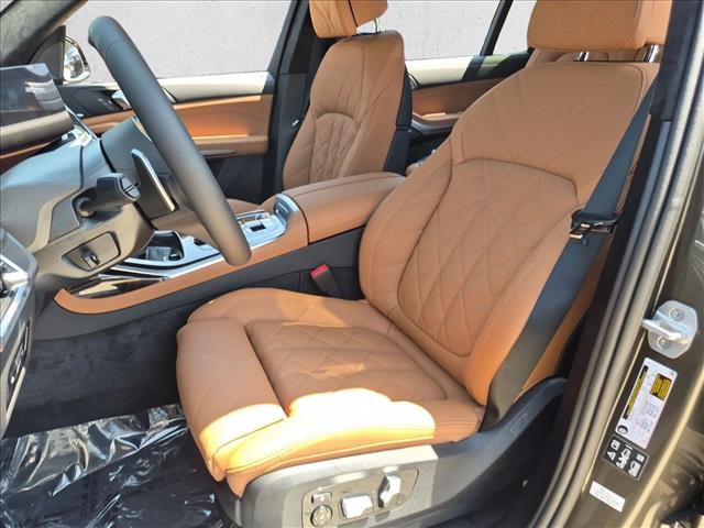 New 2027 BMW X7 xDrive40i w/ M Sport Package AWD/4WD image 4