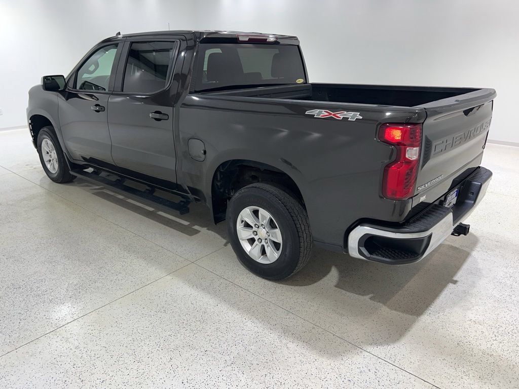 Used 2021 Chevrolet Silverado 1500 LT AWD/4WD image 3