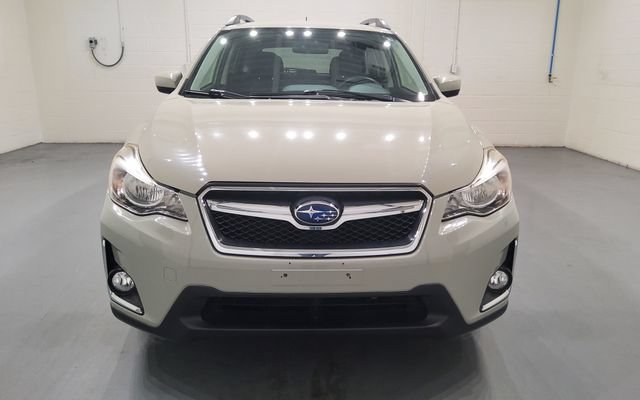 Used 2017 Subaru Crosstrek 2.0i Premium AWD/4WD image 2