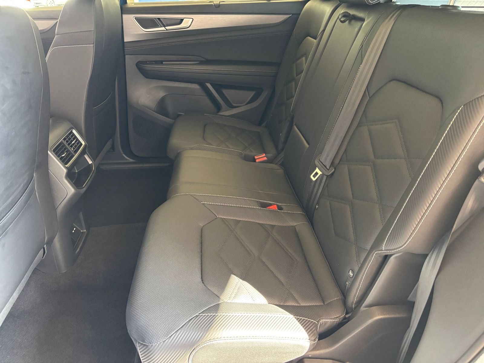 Used 2026 Volkswagen Atlas Cross Sport SE FWD image 28