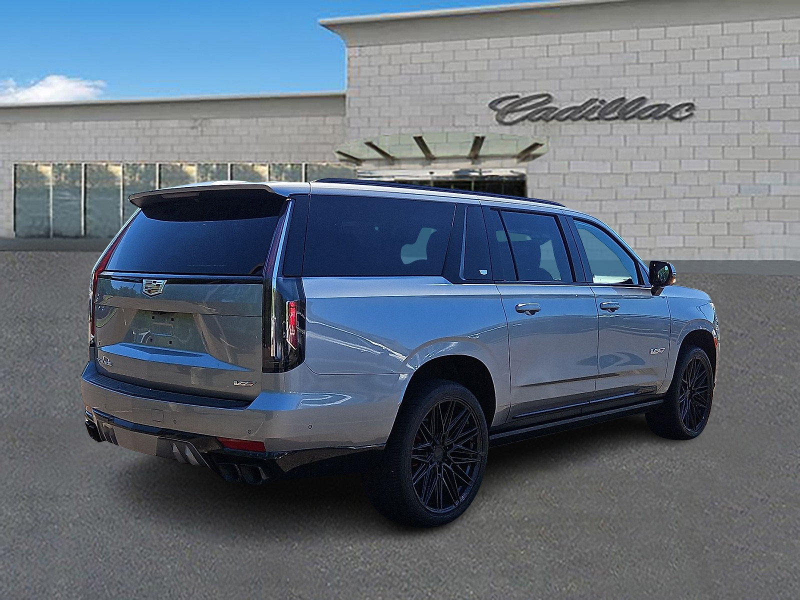 Used 2024 Cadillac Escalade ESV V w/ LPO, Floor Liner Package AWD/4WD image 4