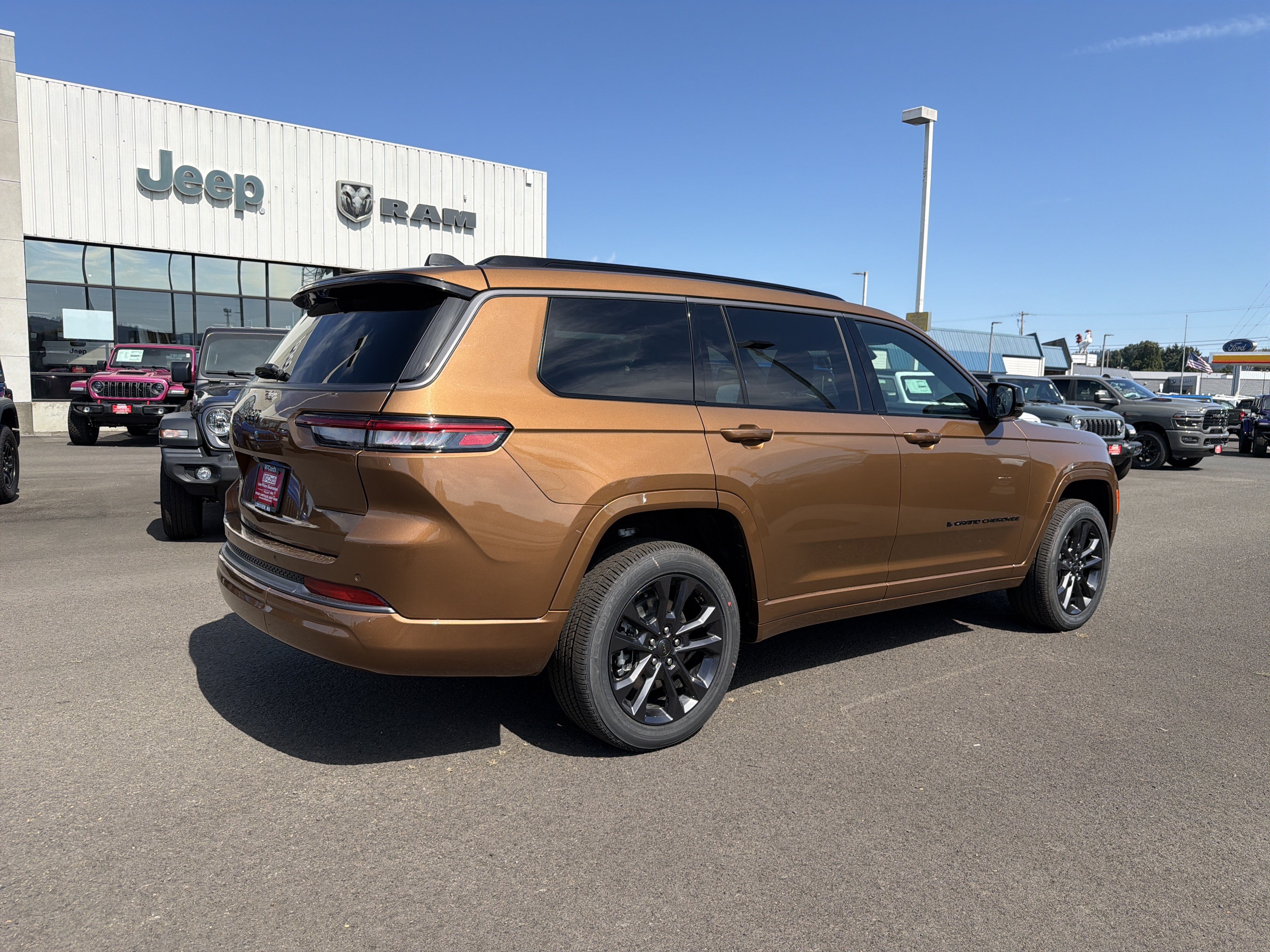 New 2026 Jeep Grand Cherokee L Limited AWD/4WD image 5