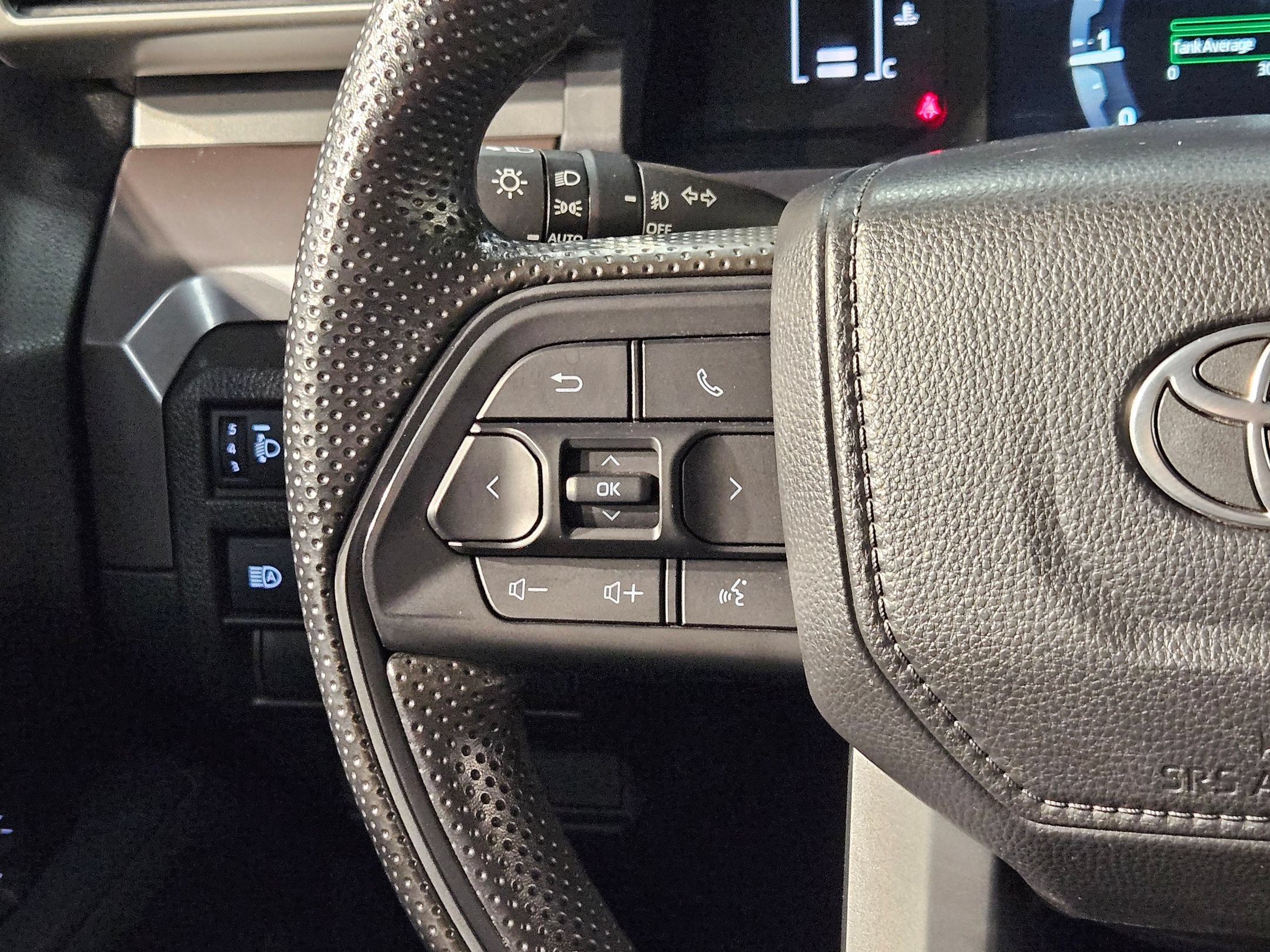 Used 2025 Toyota Tacoma SR5 AWD/4WD image 27
