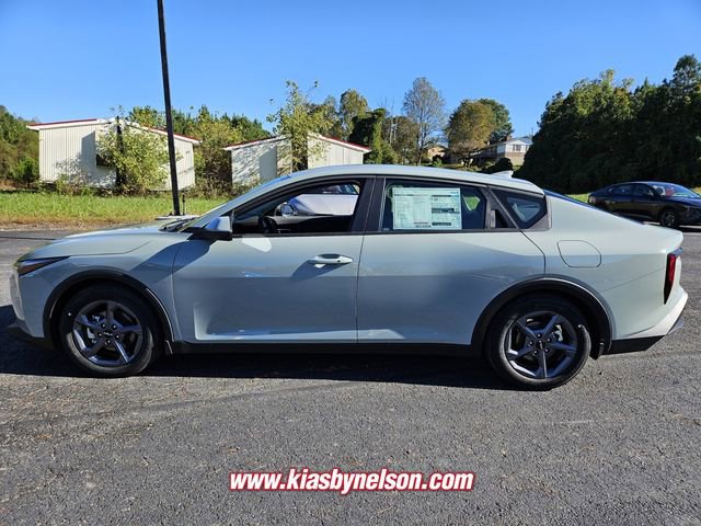 New 2025 Kia K4 LXS image 4