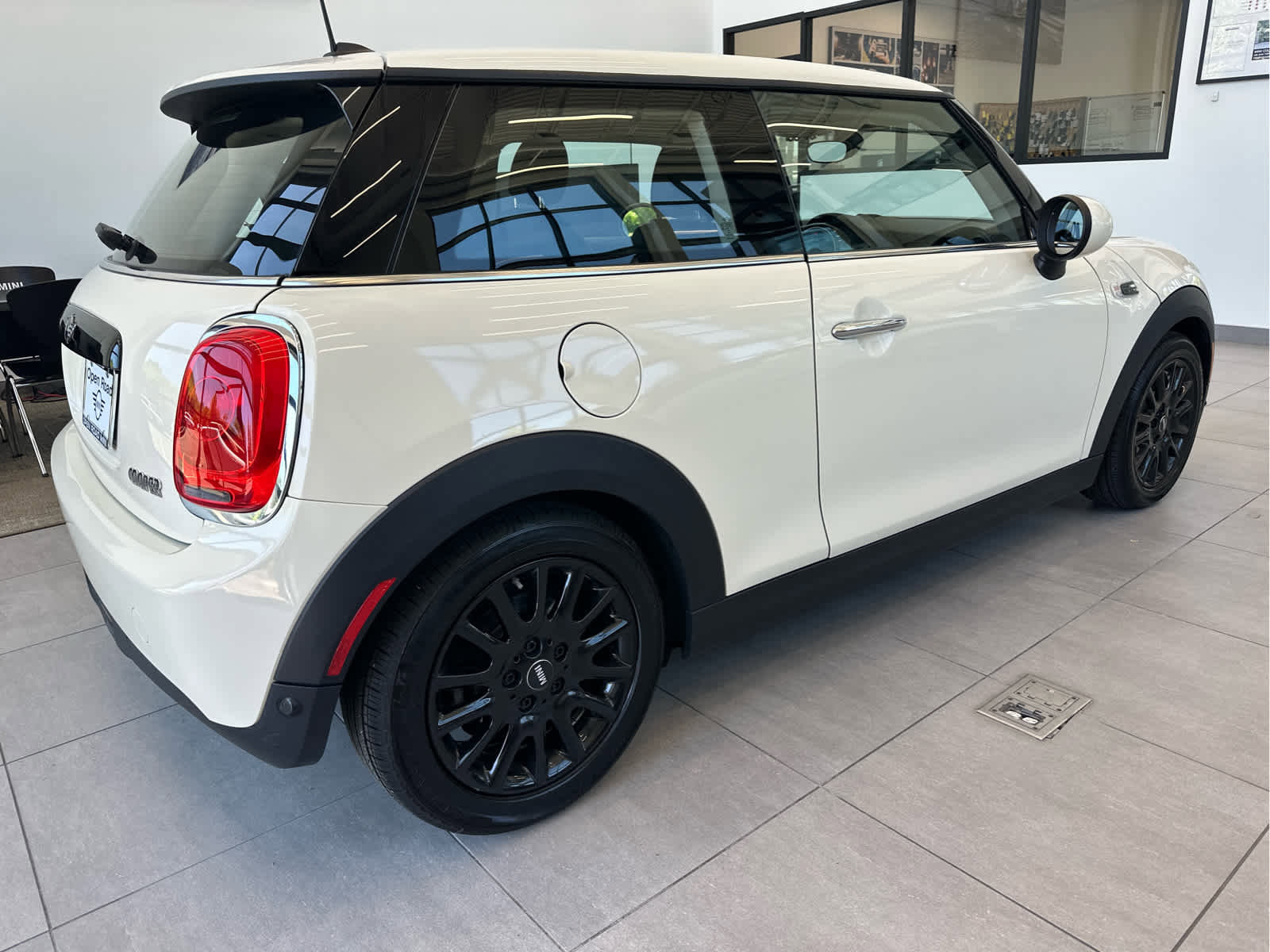 Used 2018 MINI Cooper 2-Door Hardtop FWD image 3