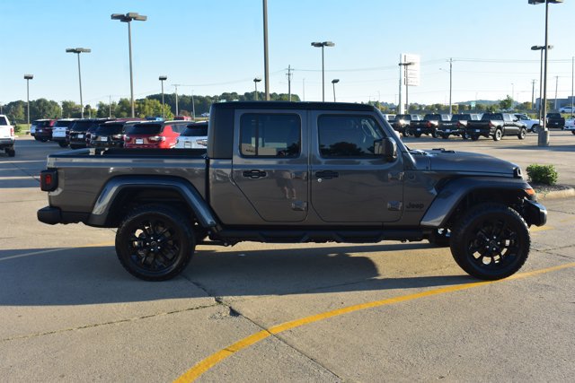 Used 2025 Jeep Gladiator Sport image 4