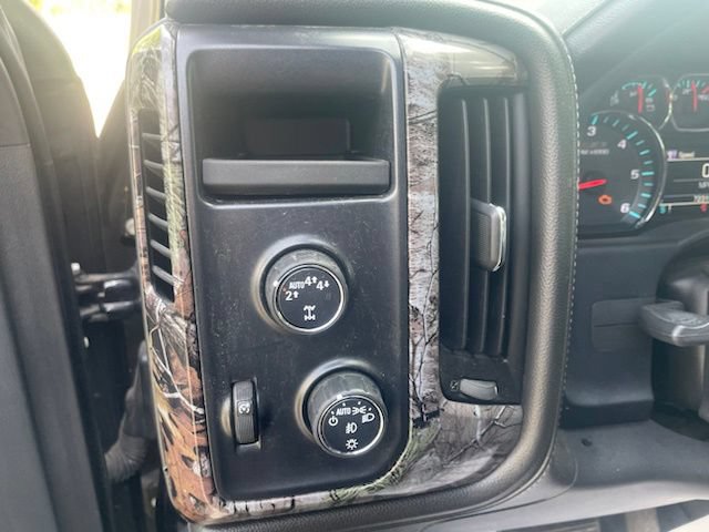 Used 2017 Chevrolet Silverado 1500 LTZ Z71 w/ Realtree Edition AWD/4WD image 26