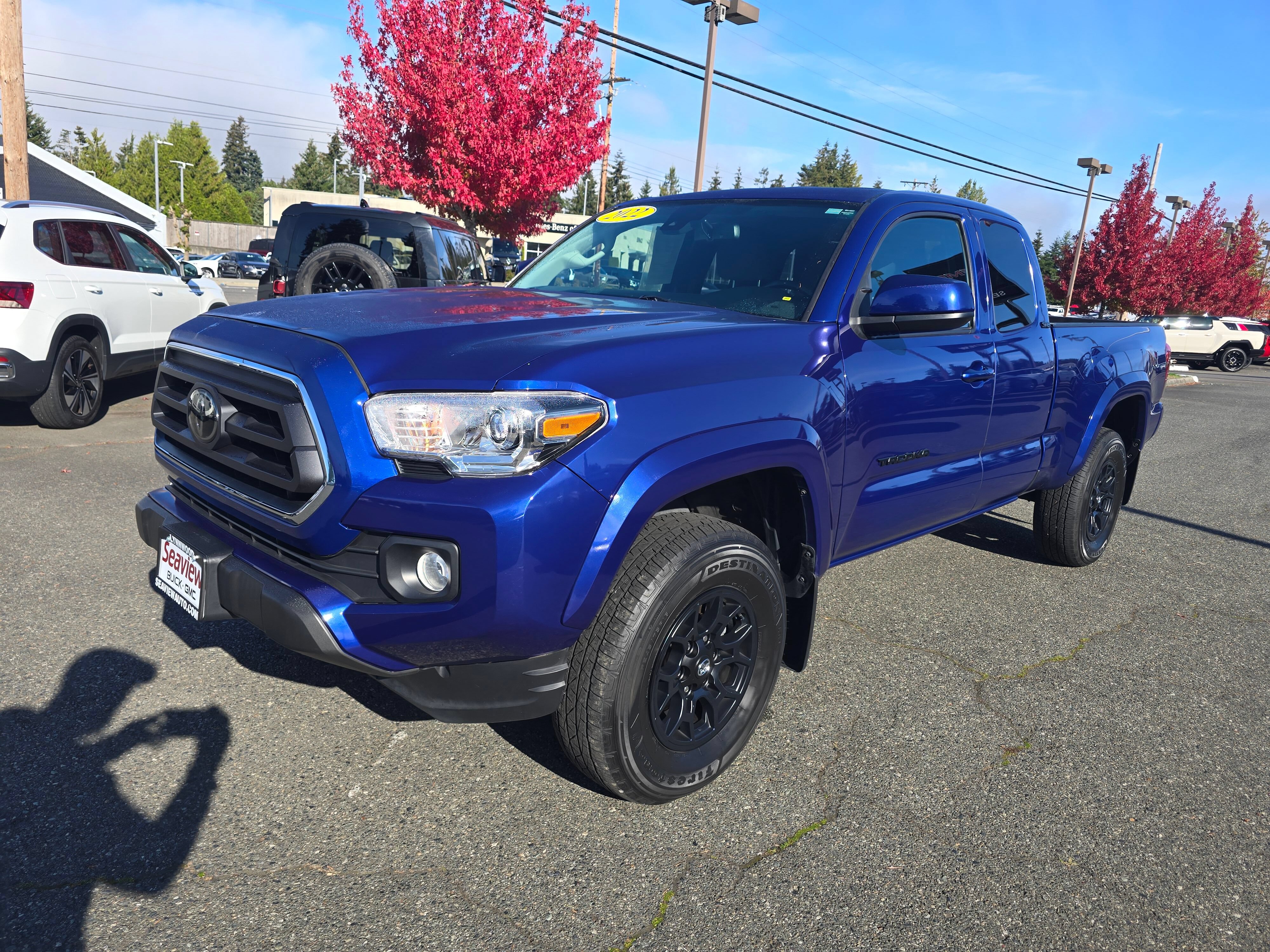 Used 2022 Toyota Tacoma SR5 w/ Black Out Package (TMS) AWD/4WD image 3