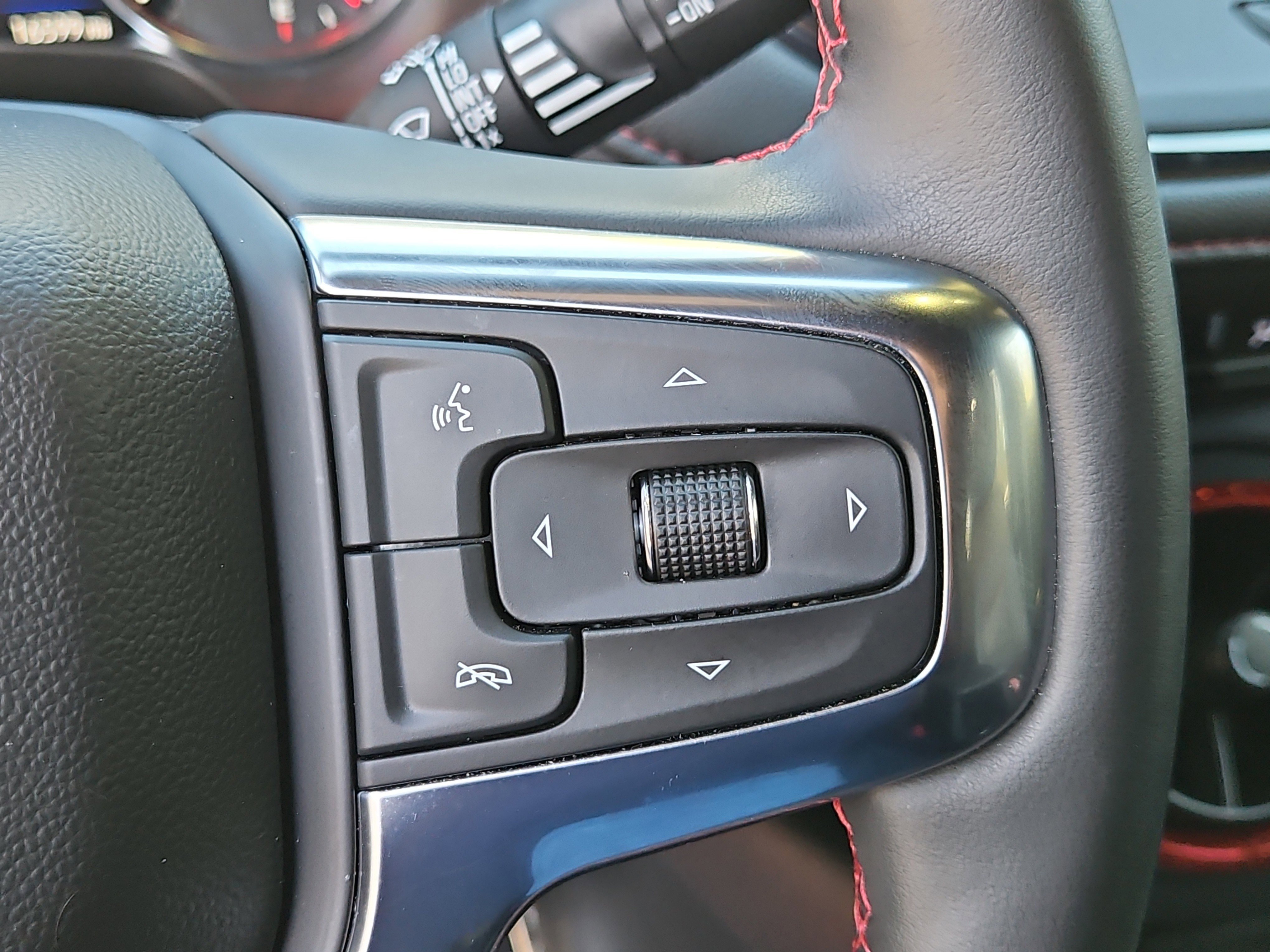 Used 2025 Chevrolet Blazer RS image 20