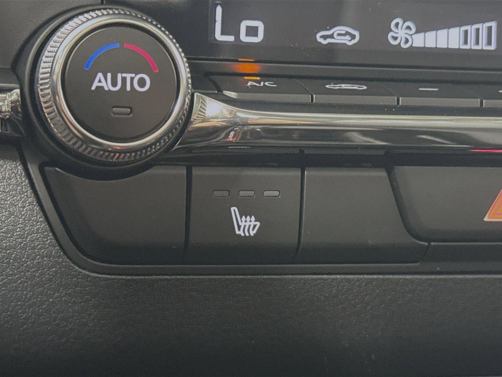 New 2025 MAZDA MAZDA3 s image 30