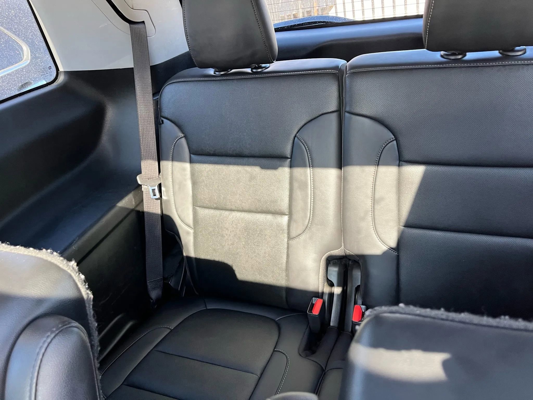 Used 2022 GMC Acadia SLT w/ Elevation Edition image 12