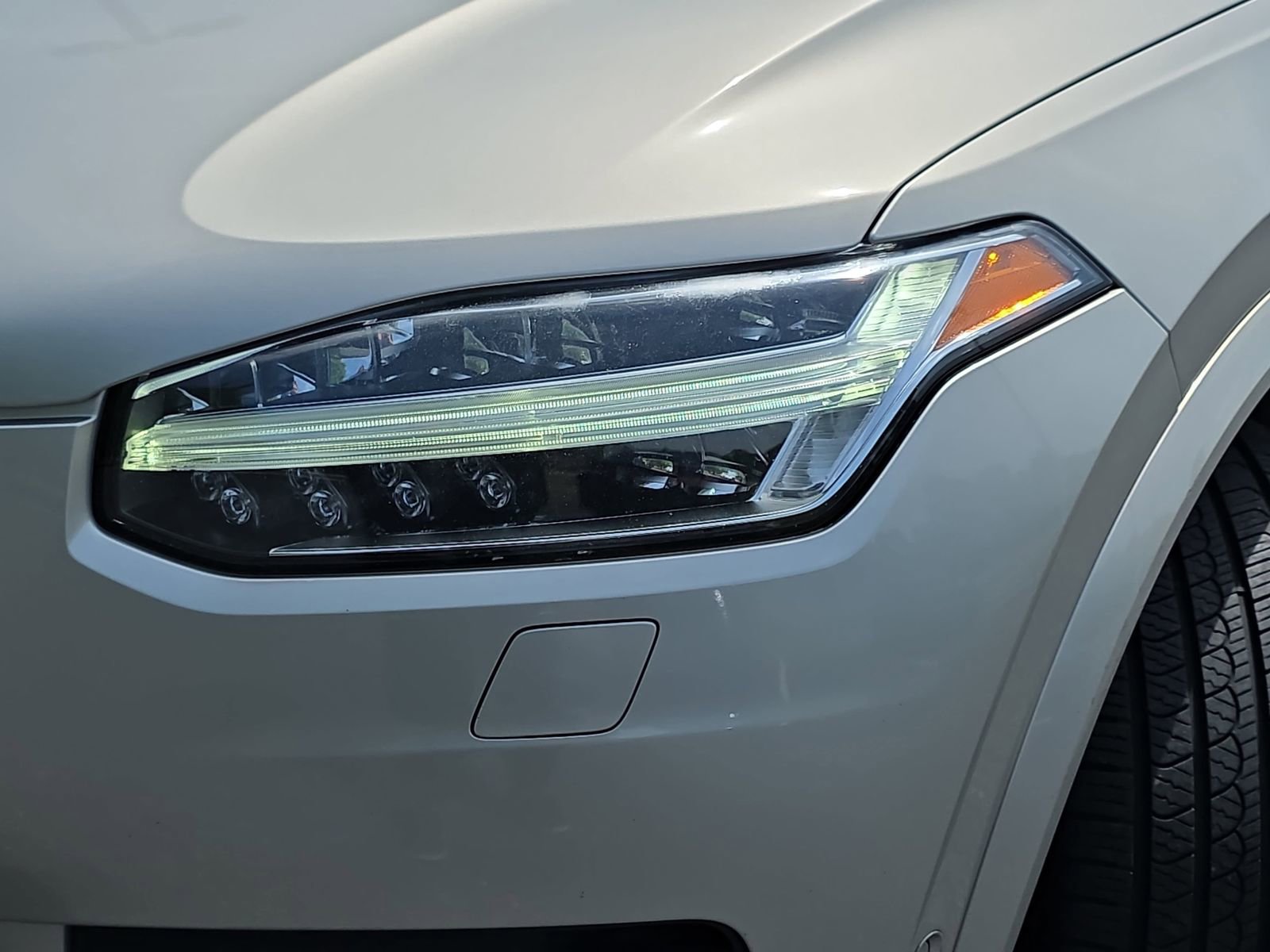 Used 2018 Volvo XC90 T6 Momentum w/ Convenience Package AWD/4WD image 32