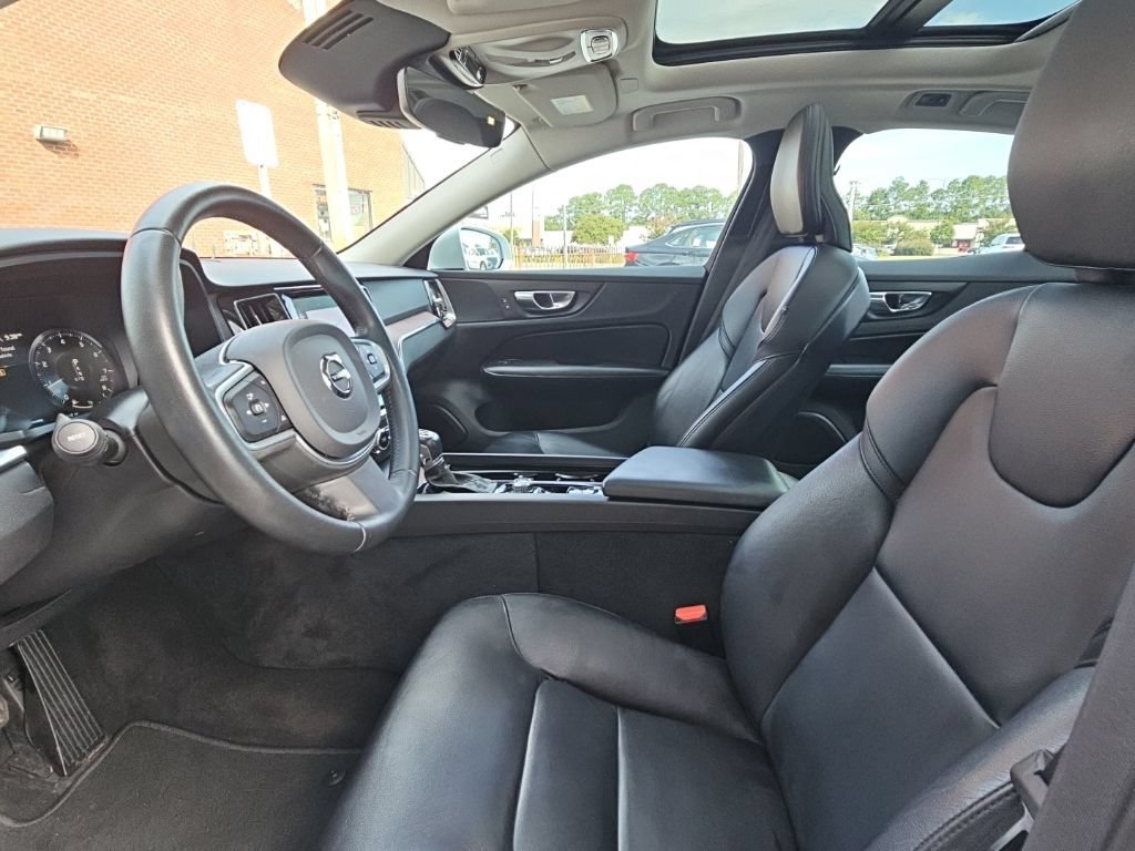 Used 2021 Volvo S60 T5 Momentum w/ Premium Package FWD image 21