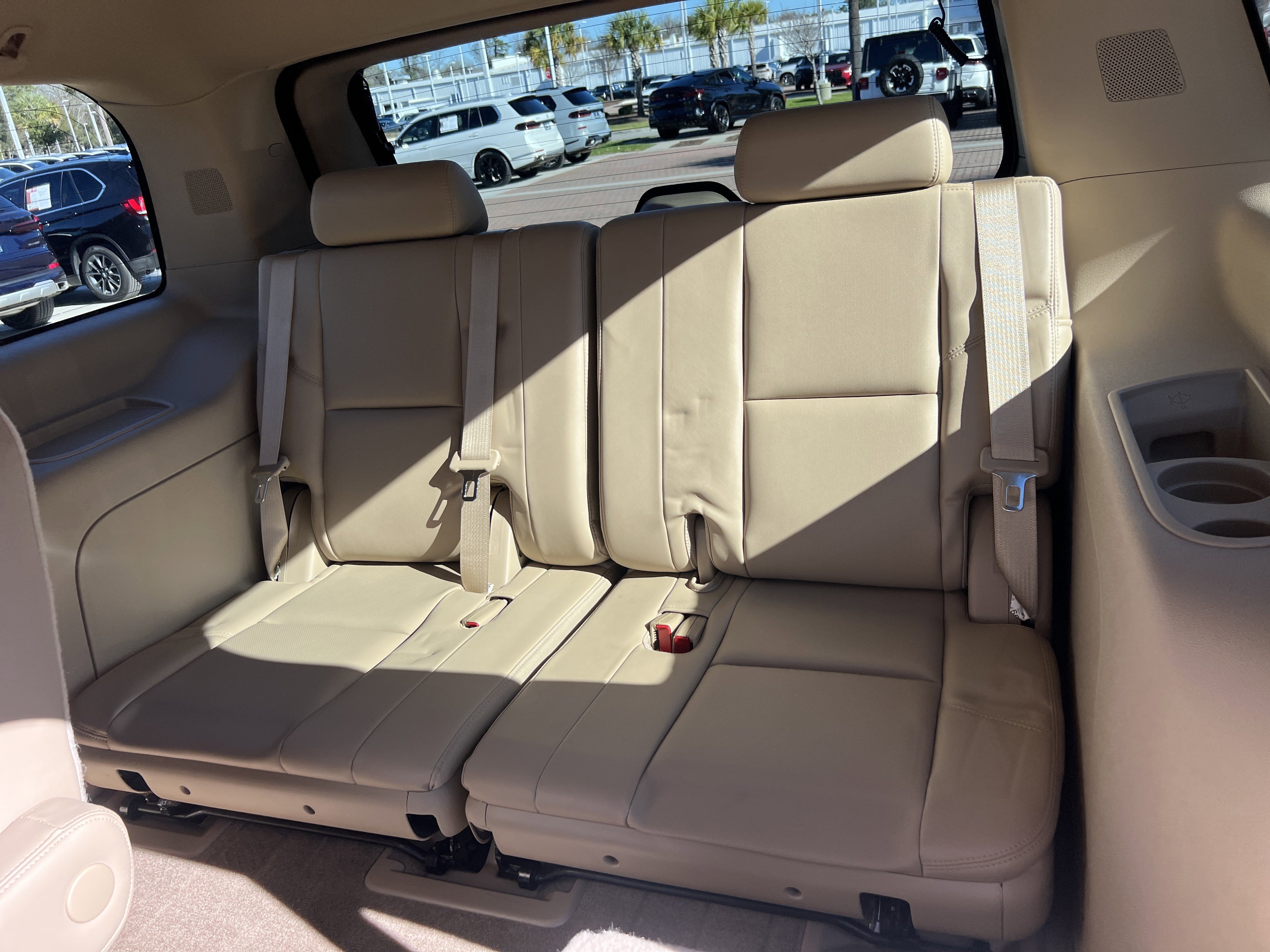 Used 2014 Cadillac Escalade Premium image 32