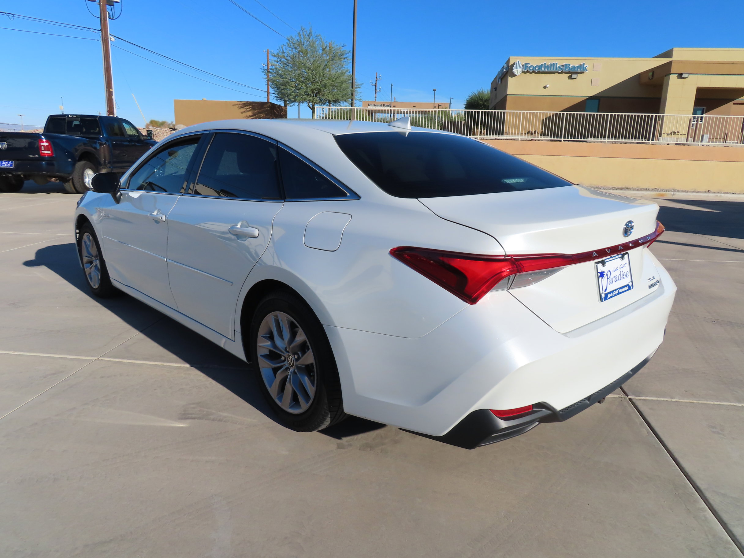 Used 2021 Toyota Avalon XLE image 7