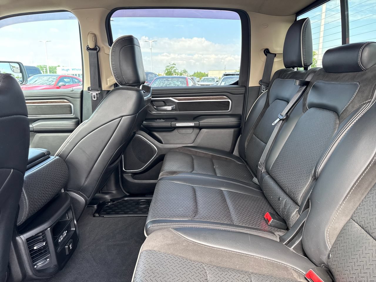 Used 2019 RAM 1500 Laramie AWD/4WD image 14