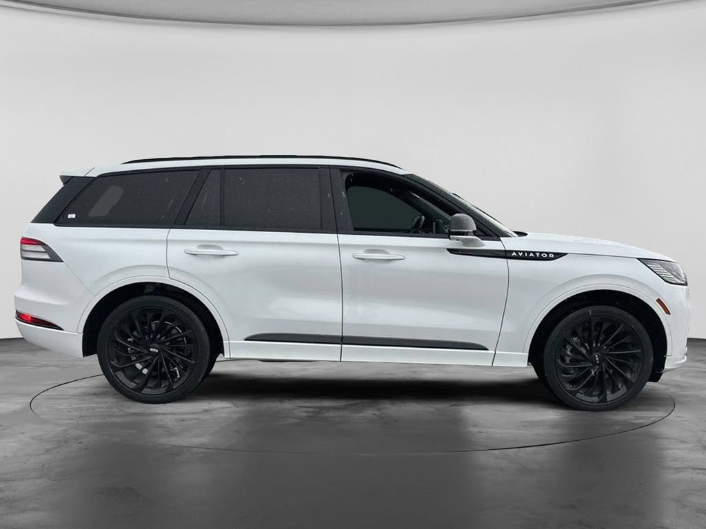 Used 2025 Lincoln Aviator Reserve w/ Equipment Group 201A AWD/4WD image 4