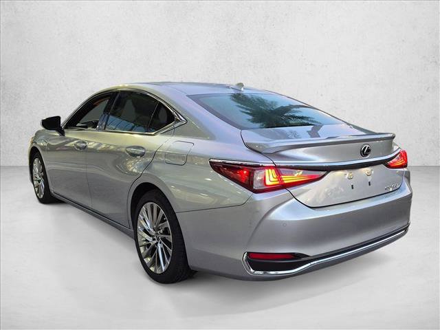 Used 2023 Lexus ES 300h Ultra Luxury w/ Accessory Package (Z1) FWD image 7